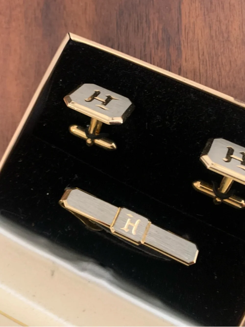 Vintage Swank cuff links and tie tack